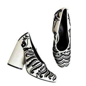 Tory Burch Lucia Embellished Chunky Pumps Heels Ivory Black Canvas Size 8